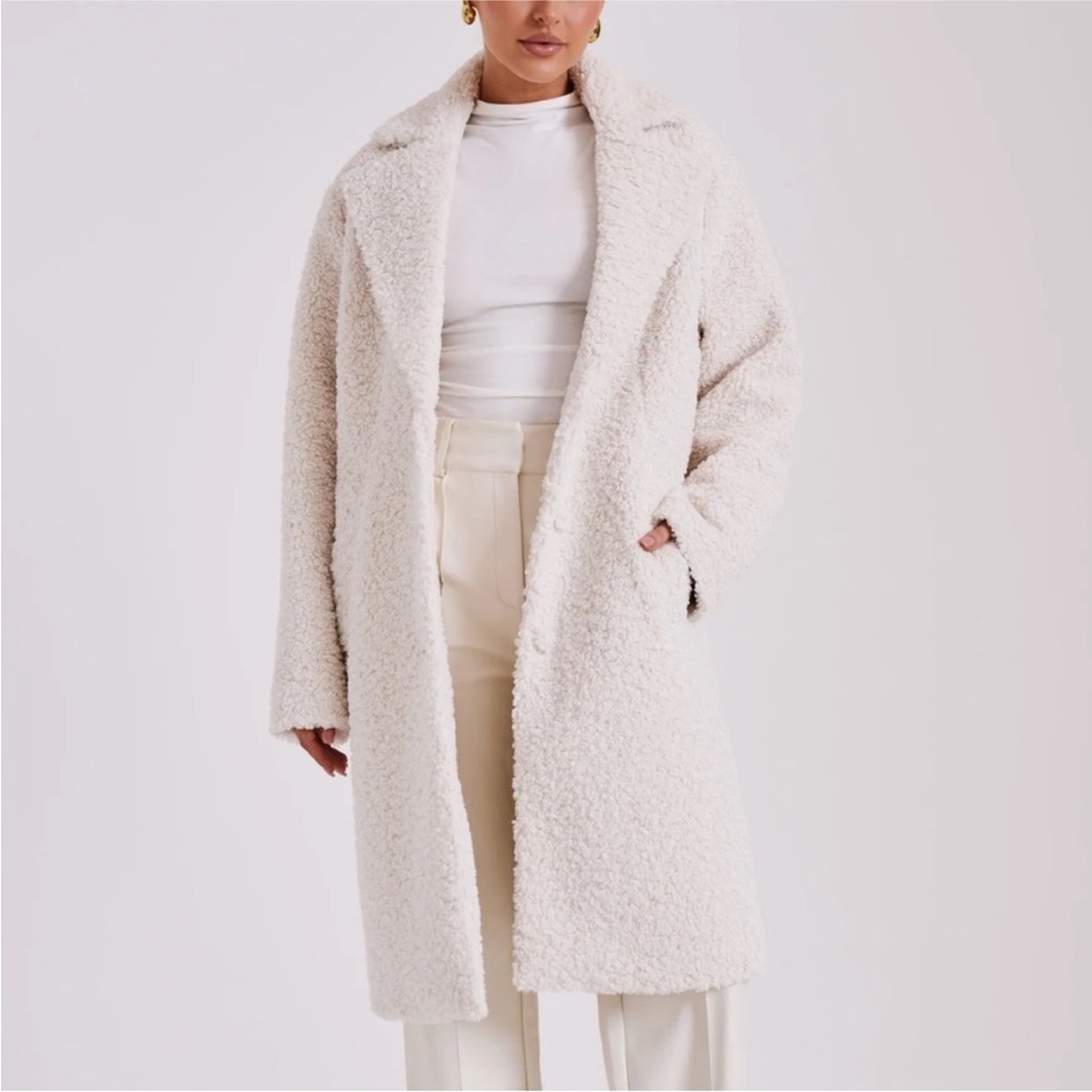 NWT Meshki Izzy Boucle Teddy Coat PRICE FIRM